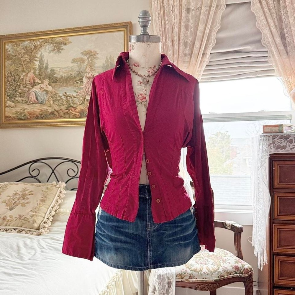red fitted button top  Y2K bb red fitted button front collared top